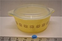 Pyrex 472 Town & Country casserole (some marks,