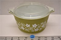 Pyrex 473 Crazy Daisy casserole with lid (dull