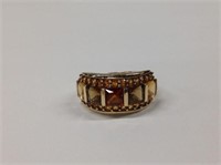 10k yellow gold Citrine Ring features
