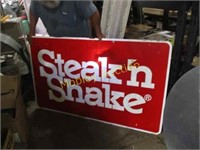 STEAK N SHAKE SIGN