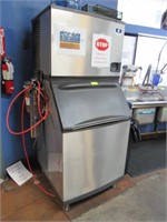 Stainless Steel Manitowoc Ice Maker