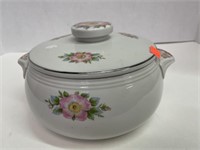 Covered Casserole Dish Hall’s Superior Quality