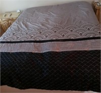 818 - KING SIZE BED SPREAD