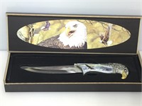 Bald eagle knife w/box, approx 8.5 inches long