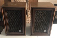 (B) Lot of 2 model S-8754 Magnavox speakers