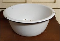 Porcelain enamel bowl
