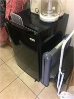 Apartment Sized Magic Chef Refrigerator