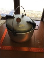 Pressure cooker and pot