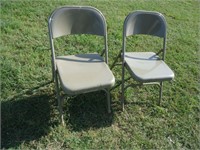 Set of 2 metal chairs