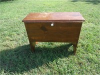 Wooden small cabinet