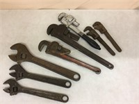 Adjustable wrench assortment