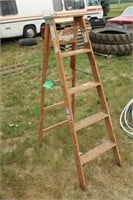 6' Wood Step Ladder