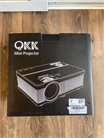 QKK mini projector (brand new)