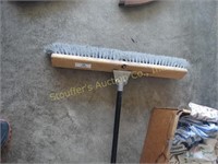 Craftsman 24" push broom