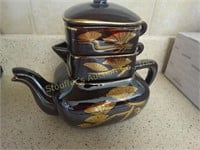 Oriental tea pot w/creamer/sugar