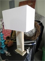 WHITE CONTEMPORARY LAMP