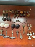 Antique Doorknobs, Drawerpulls & Hooks