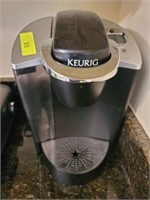 KEURIG COFFEE MAKER