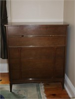 Gibbard five drawer chest, circa 1960,