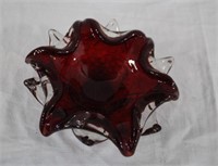 Unsigned Murano/Chalet glass dish 8 X 2.5"