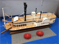 Robert E. Lee model riverboat
