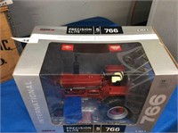 Ertl Case IH 766, Black Strip Chaser Unit