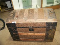 Vintage trunk with inside storage shelf