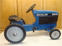 FORD New Holland Pedal Tractor