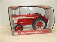 ERTL International 560 Tractor