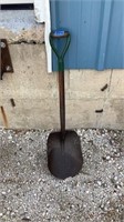 Round Point Shovel