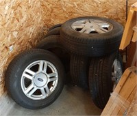 Car Tires 215/65 r16 Lot of 4 on Rims
