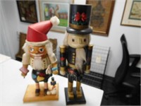 PAIR OF CHRISTMAS NUTCRACKERS!