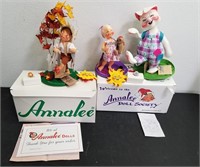 211- 2 Annalee Dolls