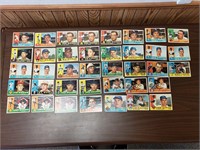 (38) 1960 Topps Baseball Cards