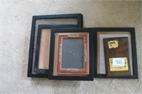 lot of picture frames