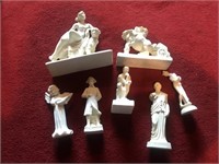 (7) Figurines