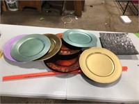 Plastic decorative plates