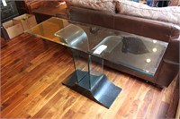 Glasstop Sofa Stand