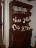 DISPLAY/ CHINA CABINET  NO CONTENTS