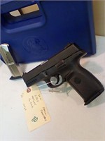 S&W SV9VE 9mm Extra clip & case