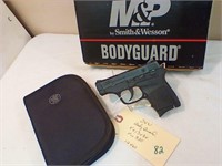 S&W Bodyguard 380 extra clip, box , case