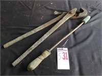 2 Metal Tools