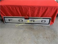 FORD TAILGATE DISPLAY