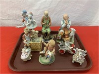 TRAY LOT OF 8 FIGURINES
