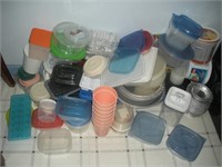 1 Lot Plastic Storage Containers