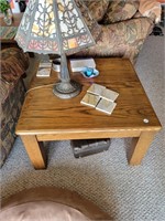 Matching set of end table nice hardwood 18h 28w