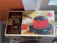 Electric fondue set