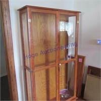 GLASS CABINET(CRACK IN GLASS)-W/SHELVES