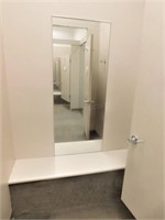 2 Fitting rooms