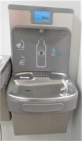 Elkay water fountain with EZH20 bottle refiller